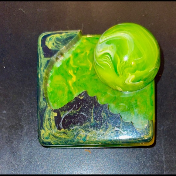 BAKELITE great big pin! - Picture 4 of 8